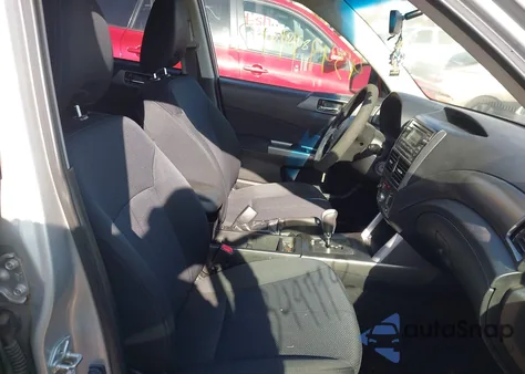 2011 Subaru Forester 2.5X Premium z USA, uszkodzony, nr VIN JF2SHADC5BH701053